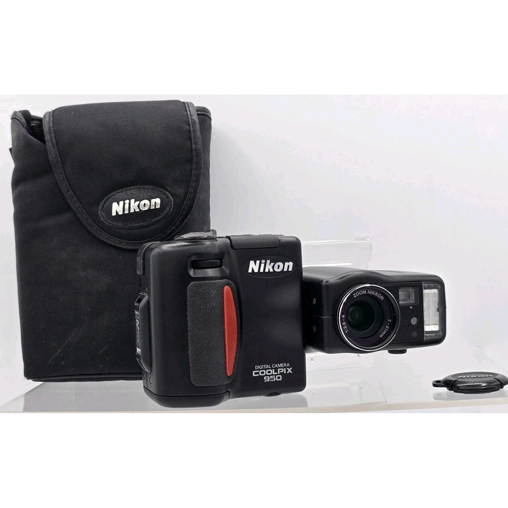 Nikon‎ Coolpix 950 Digital Camera - FOR PARTS NO POWER - Battery Corrosion